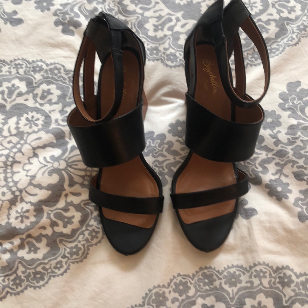 Seychelles black and brown wedges